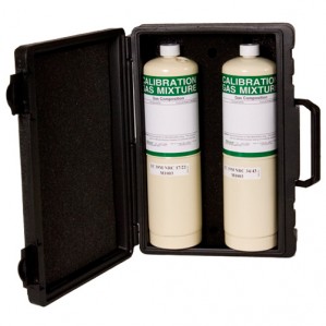 Hard plastic carrying case for two 17L or 34L cylinders.
