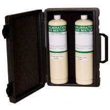 Hard plastic carrying case for two 17L or 34L cylinders.